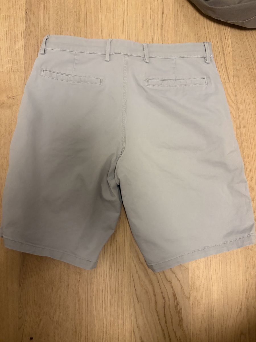 Gap Pantalons: Gap Shorts Grau (32) – D'occasion à Zürich par princeofdarkness 2