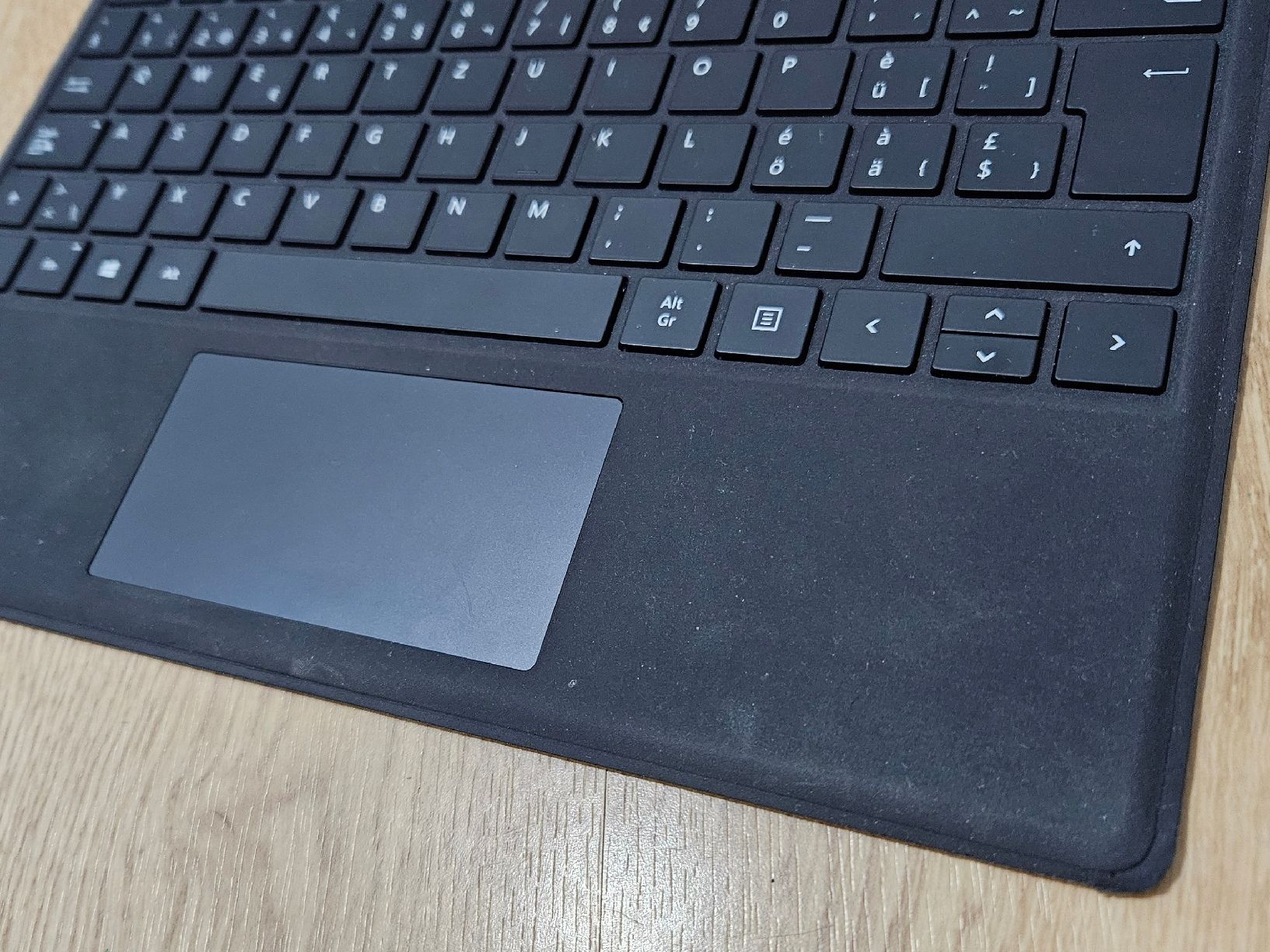 Microsoft Covers & Borse: Microsoft Surface Pro Keyboard Type Cover – Usato da Schlieren venduto da mashd 2