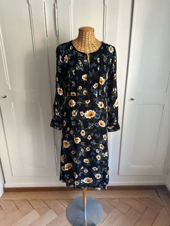 MORE & MORE - Kleid schwarz geblümt 40