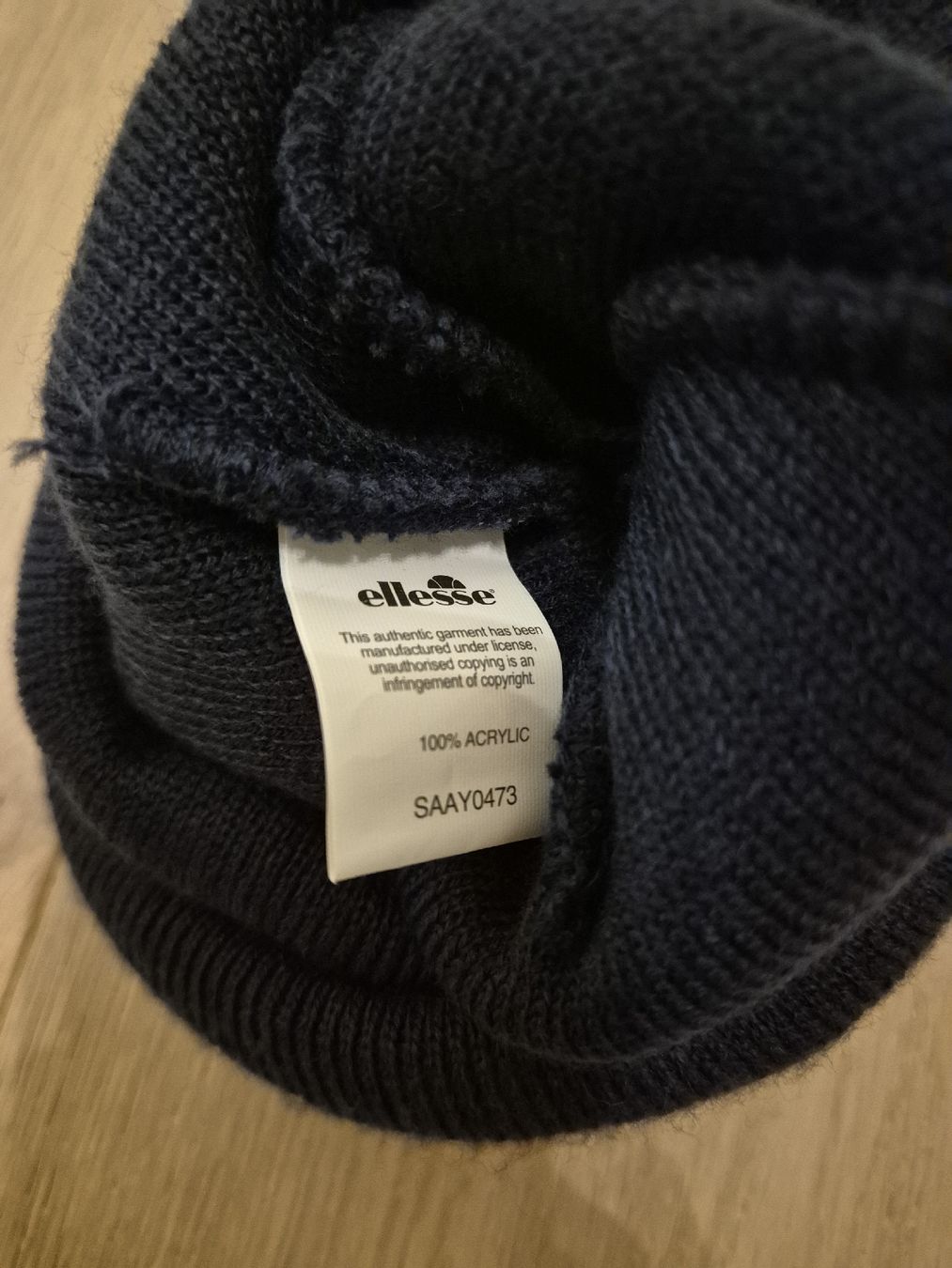 Ellesse Copricapi, berretti & cappellini: Wintermütze ellesse, dunkelblau, Bommel – Usato da Känerkinden venduto da melbaumg 2