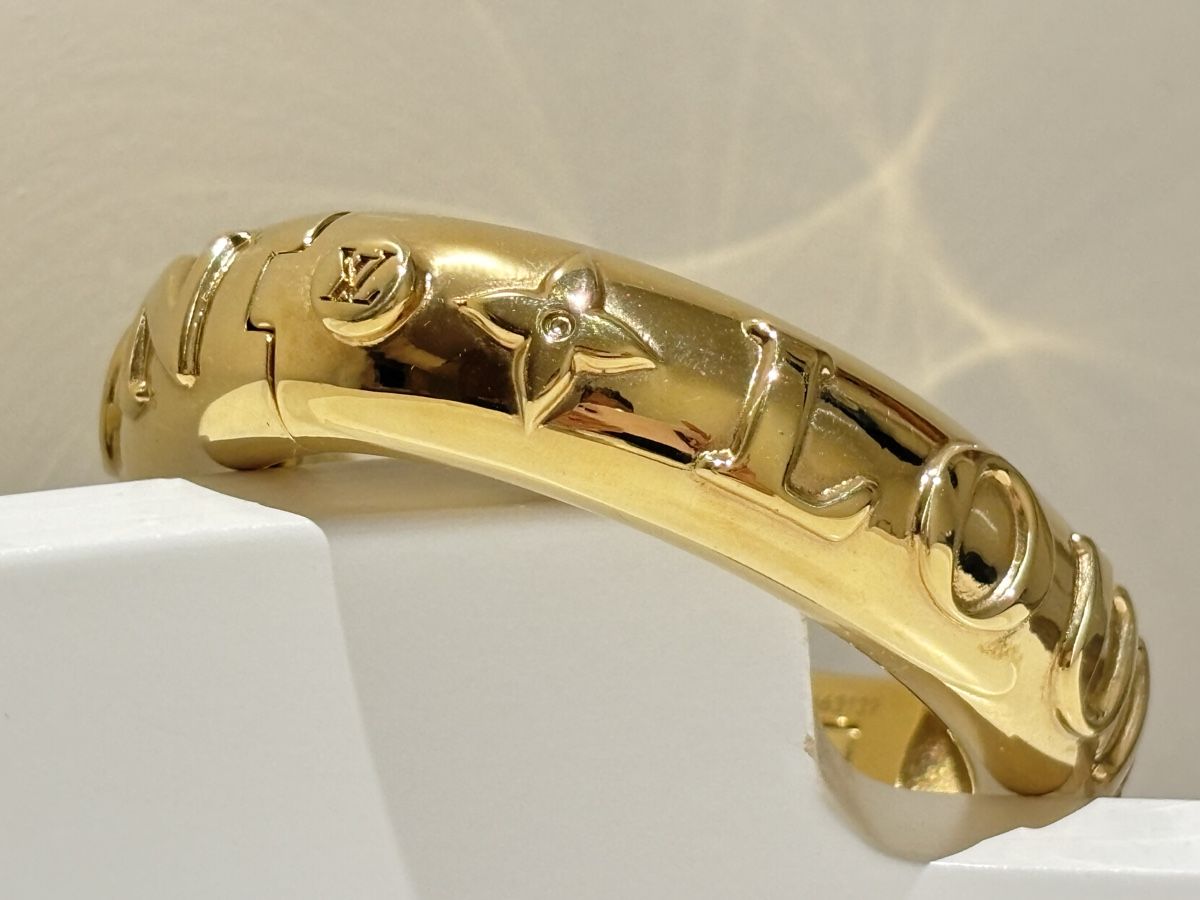 Louis Vuitton Altri gioielli: Louis Vuitton Gold Bangle - Gorgeous! – Usato da Winterthur venduto da Atelier.W 3