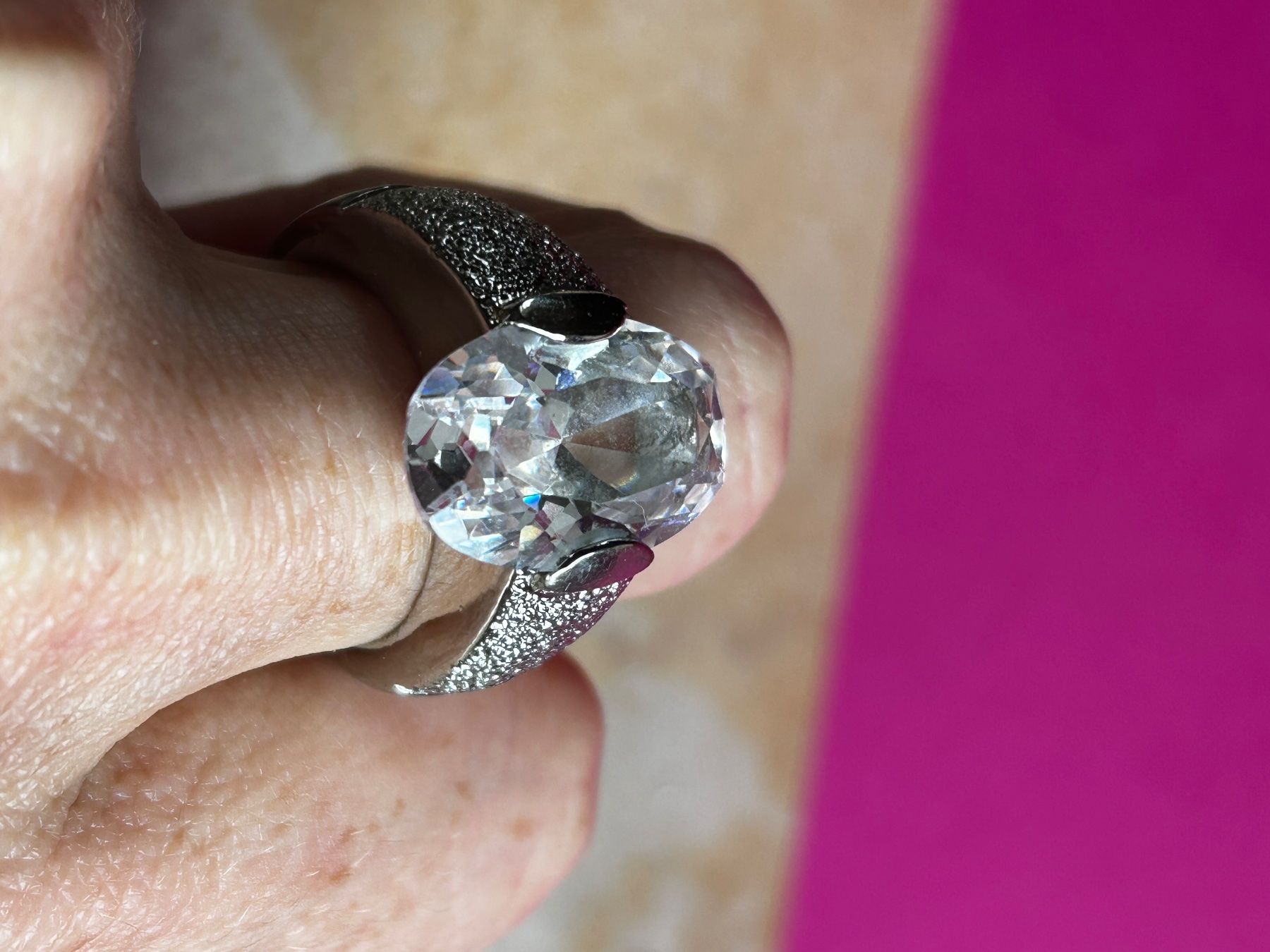 Ringe: Ring mit weissem Stein Gr.60 – Defekt aus Dittingen von Bijoubelle 8