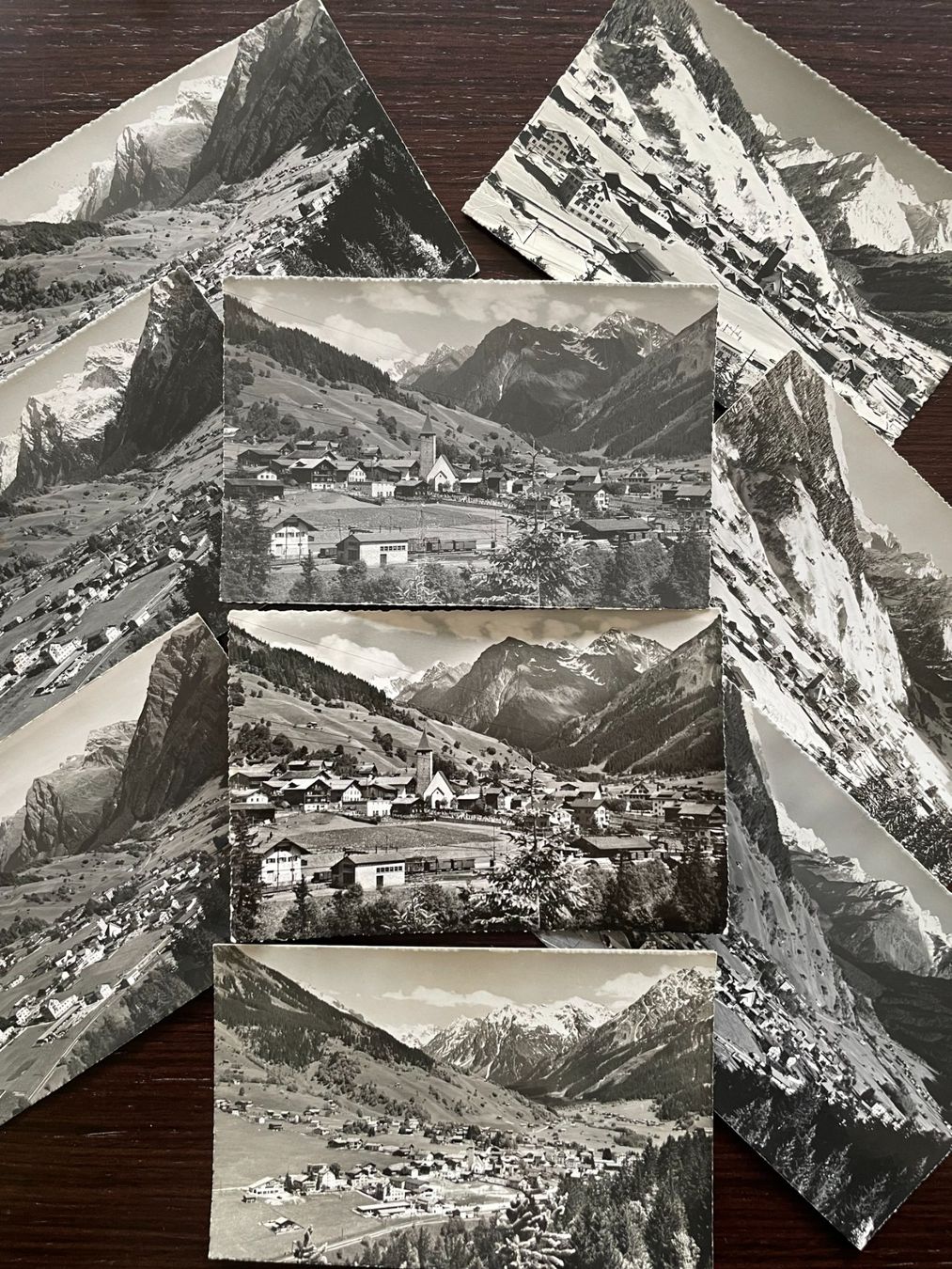 Cartoline postali: KLOSTERS 9 Ansichtskarten mit Bahnhof & Silvretta (-gruppe) – Usato da Wald ZH venduto da TLILEF