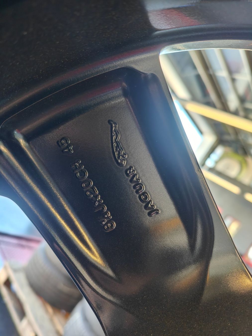 Jaguar Pneumatici & Ruote complete: Jaguar F Pace Winterräder – Usato da Oberengstringen venduto da Reifen-Lagerverkauf 1