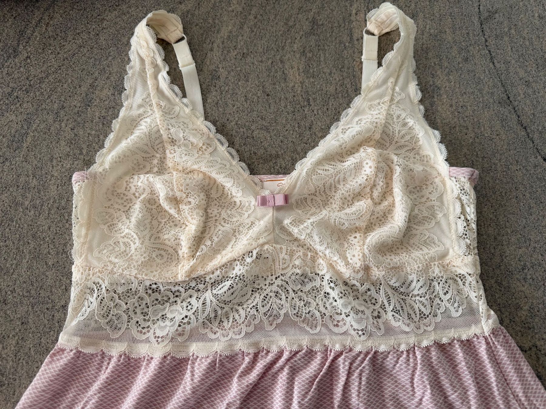 Triumph Negligees & Pigiami: Triumph Nachthemd mit Spitze – Usato da Geroldswil venduto da Jeremy11 1