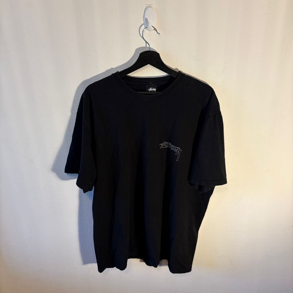 Stüssy T-shirt: Stüssy Eagle Tshirt (Black) – Nuovo (secondo la descrizione) da Bern venduto da gia_jqj7