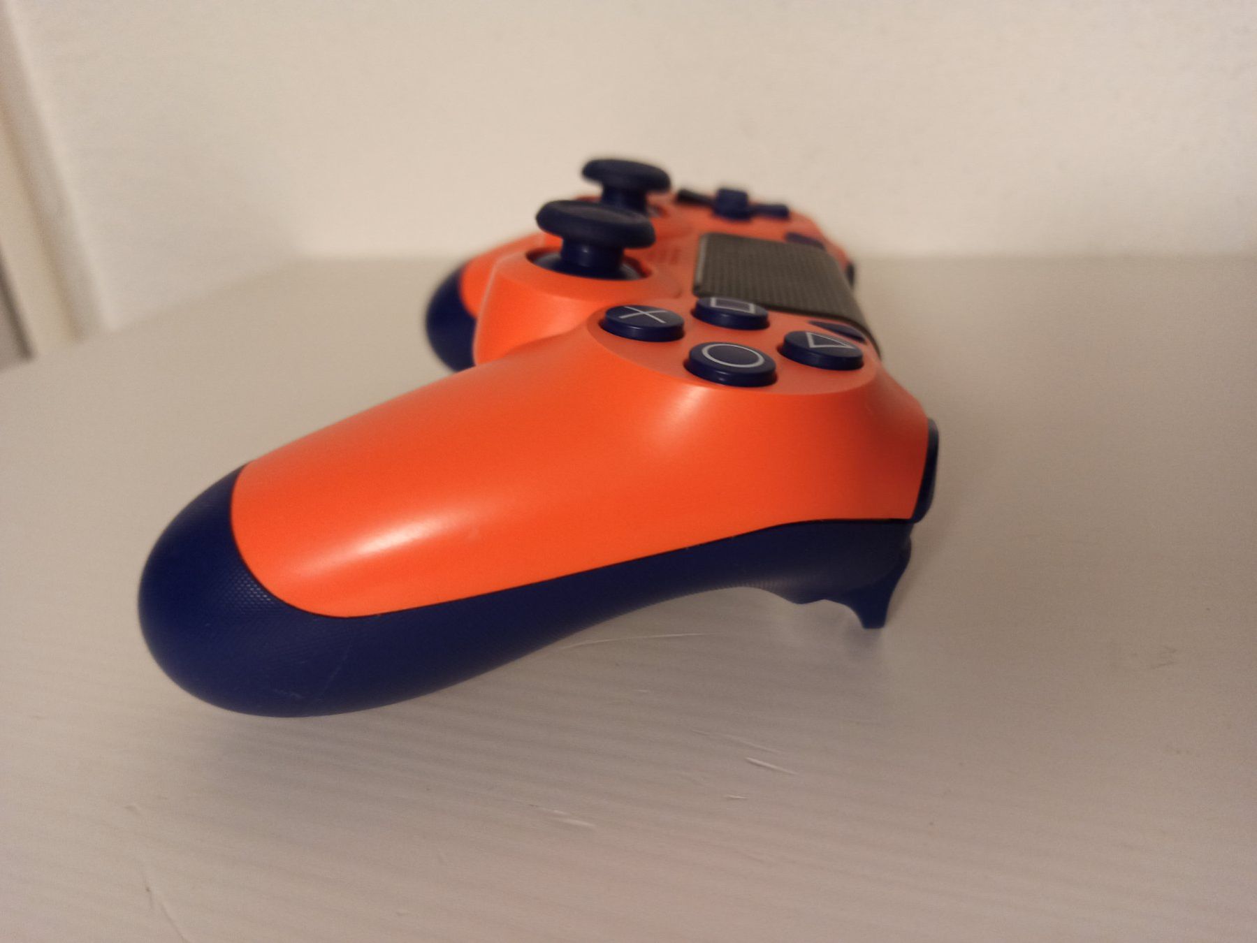 Controller: Original Controller Sony PS4 DualShock 4 Sunset Orange V2 – Usato da Oberweningen venduto da mar_87mx 4