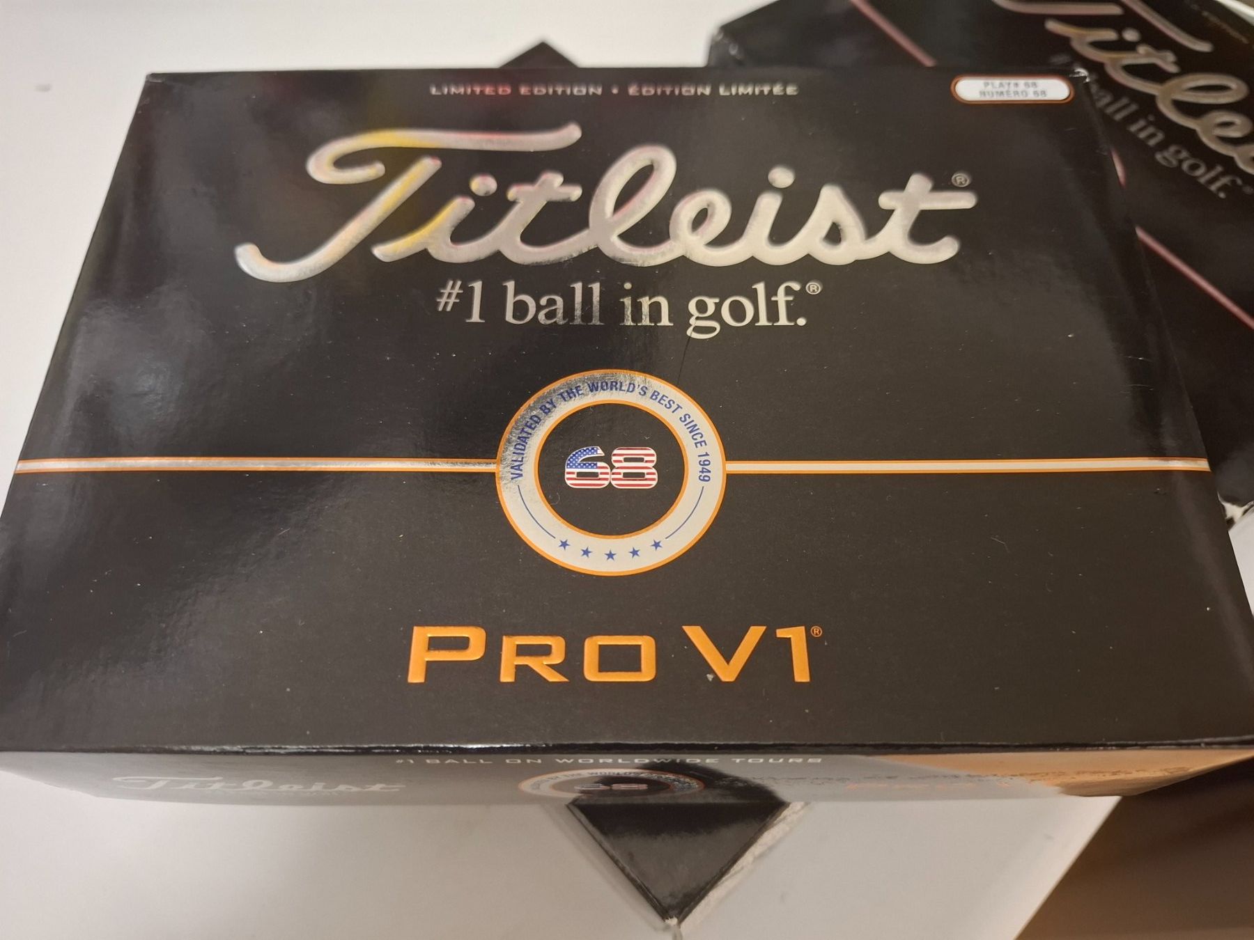 Titleist Palloni: Titleist Golf Bällle Limited Edition 68 – Nuovo e nell'imballaggio originale da Freienstein venduto da Flyfish3