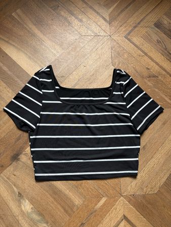Crop Top schwarz/weiss gestreift, Grösse S
