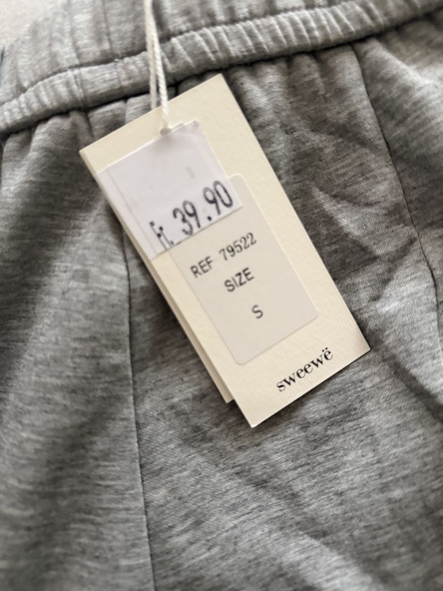 Hosen: Trainerhose – Neu (gemäss Beschreibung) aus Aarau von cha_b2t8 1