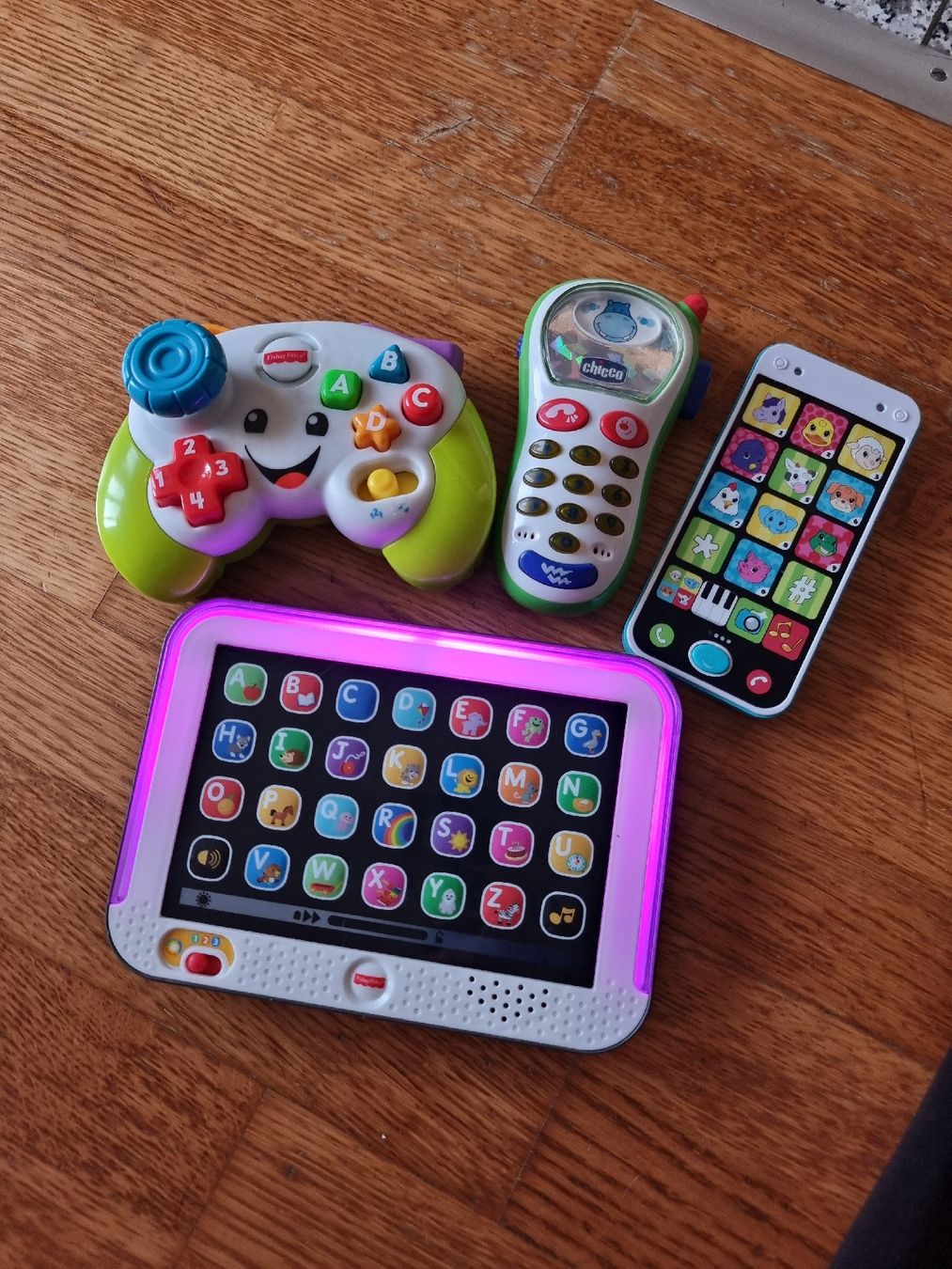 Fisher-Price Giocattoli: Fisher Price & Chicco Spielzeug-Set – Usato da Luzern venduto da Luzern_Energy 1