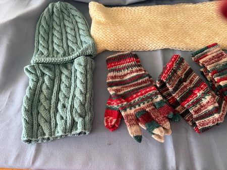 Aktion WinterSchal/Kappen/Handschuh Handarbeit