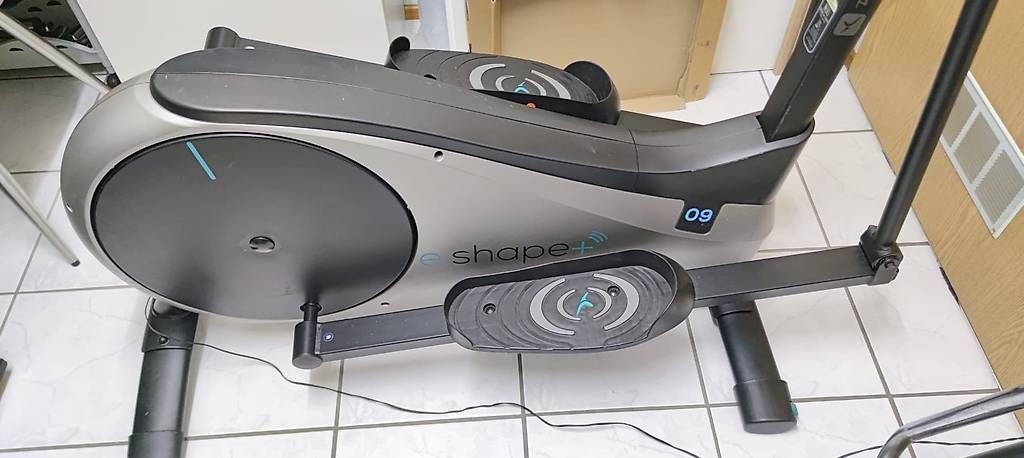 Hometrainer: Ellittica Domyos E Shape 09 acquistata da Decathlon – Usato da Morbio Inferiore venduto da Dome_ 1