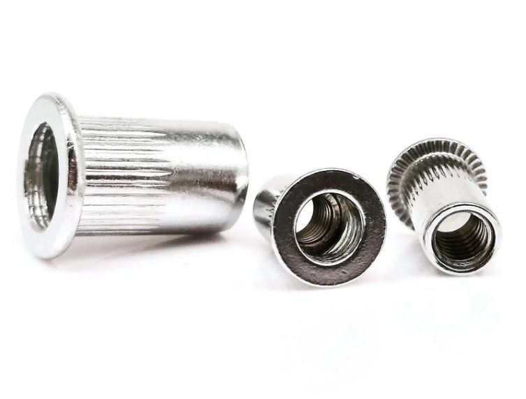 Ferramenta: Assortiment de 100 écrous à riveter - Aluminium – Nuovo e nell'imballaggio originale da Corcelles-près-Payerne venduto da FactoryofSound 2