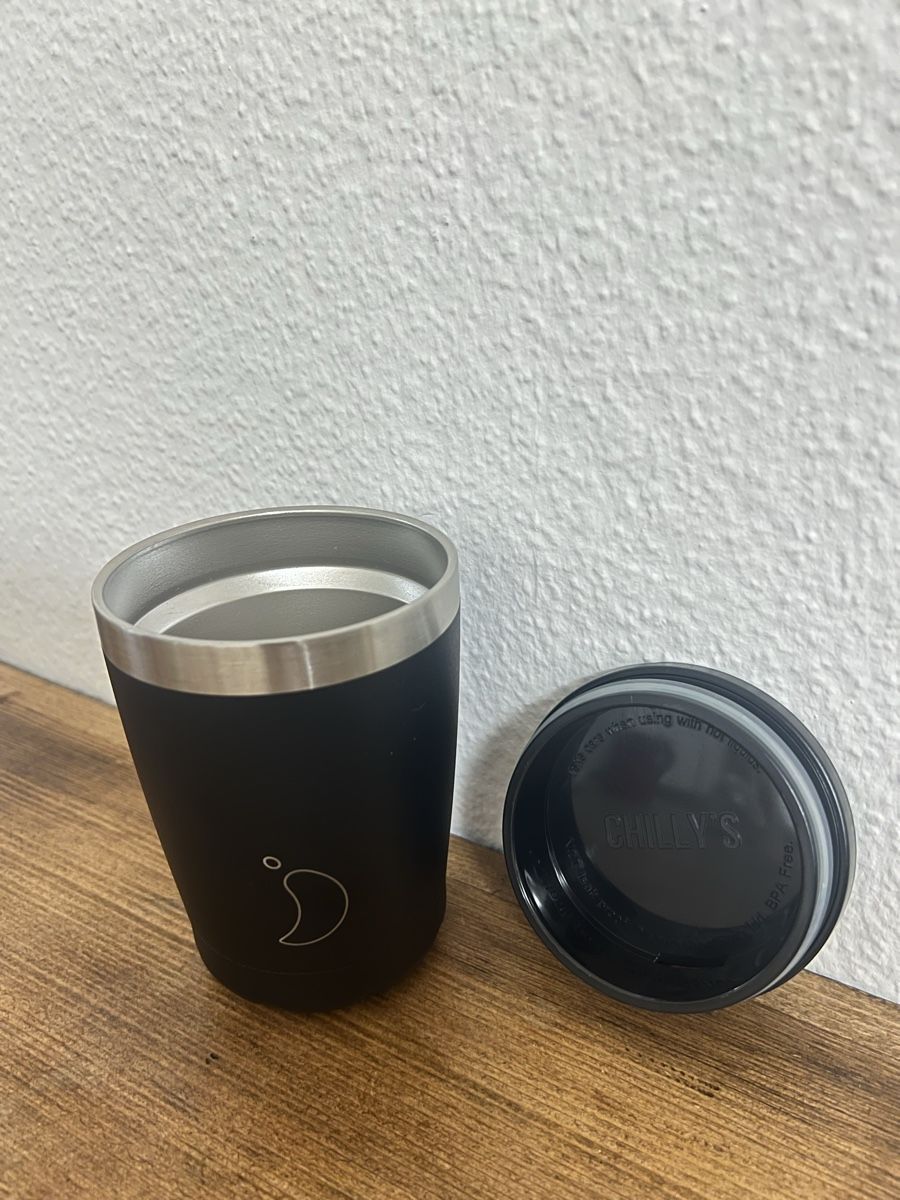 Tassen: Chilly's Kaffebecher schwarz 340ml – Gebraucht aus Zürich von sil_wp52 1