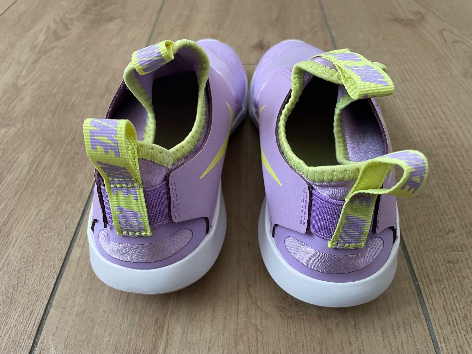 Nike Scarpe per ragazze: Nike Flex Runner (GS) Gr. 35.5 NEU – Nuovo e nell'imballaggio originale da Waltenschwil venduto da hansnine 3