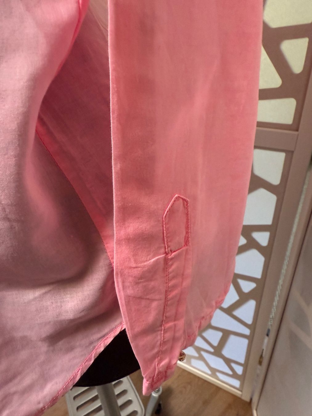 Blusen: Pink summer blouse with button details. S – Neu (gemäss Beschreibung) aus Grund b. Gstaad von PlageNeigeplus 3
