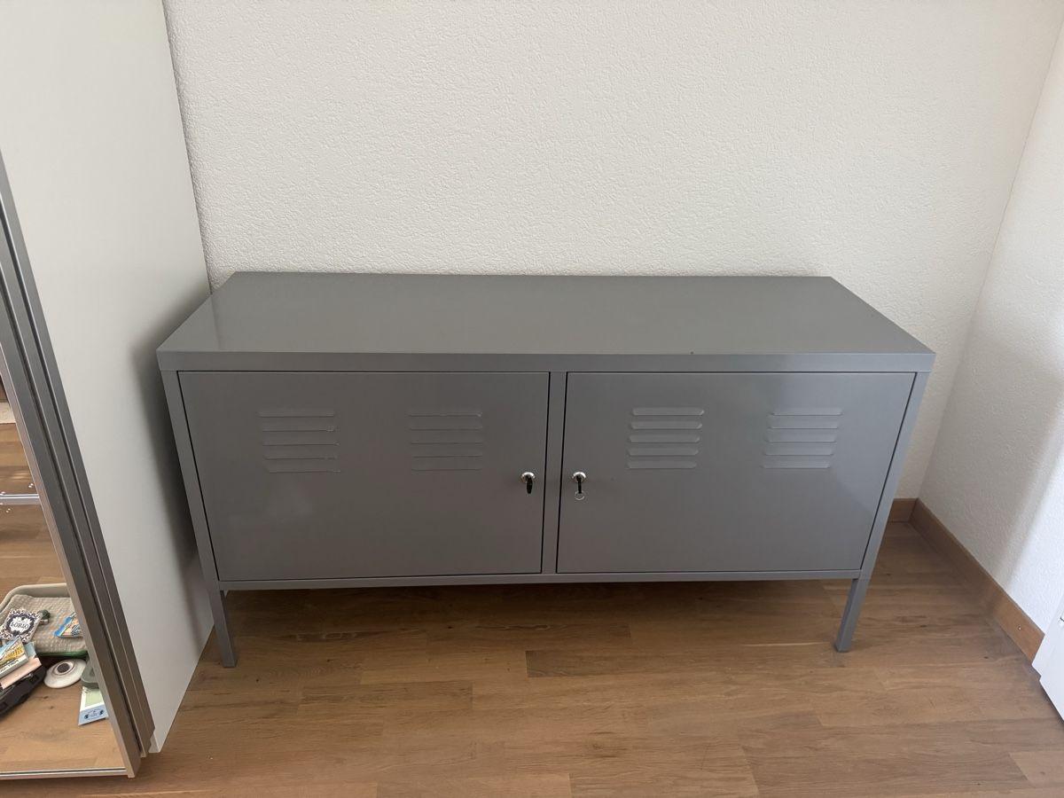 Cassettiere: Ikea Metallschrank | Kommode | TV Möbel – Usato da Lanzenhäusern venduto da ann_ghy7