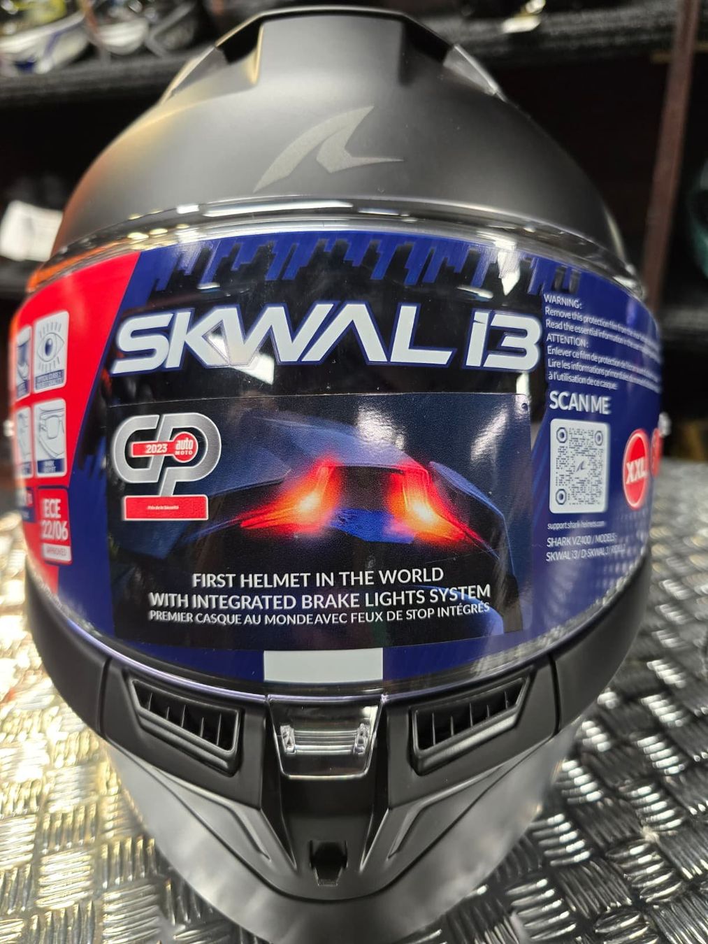 Caschi & visiere: Casque Shark Integral Skwal i3 Dark Shadow Edition mat – Nuovo e nell'imballaggio originale da Yverdon-les-Bains venduto da MotoFactory. 2
