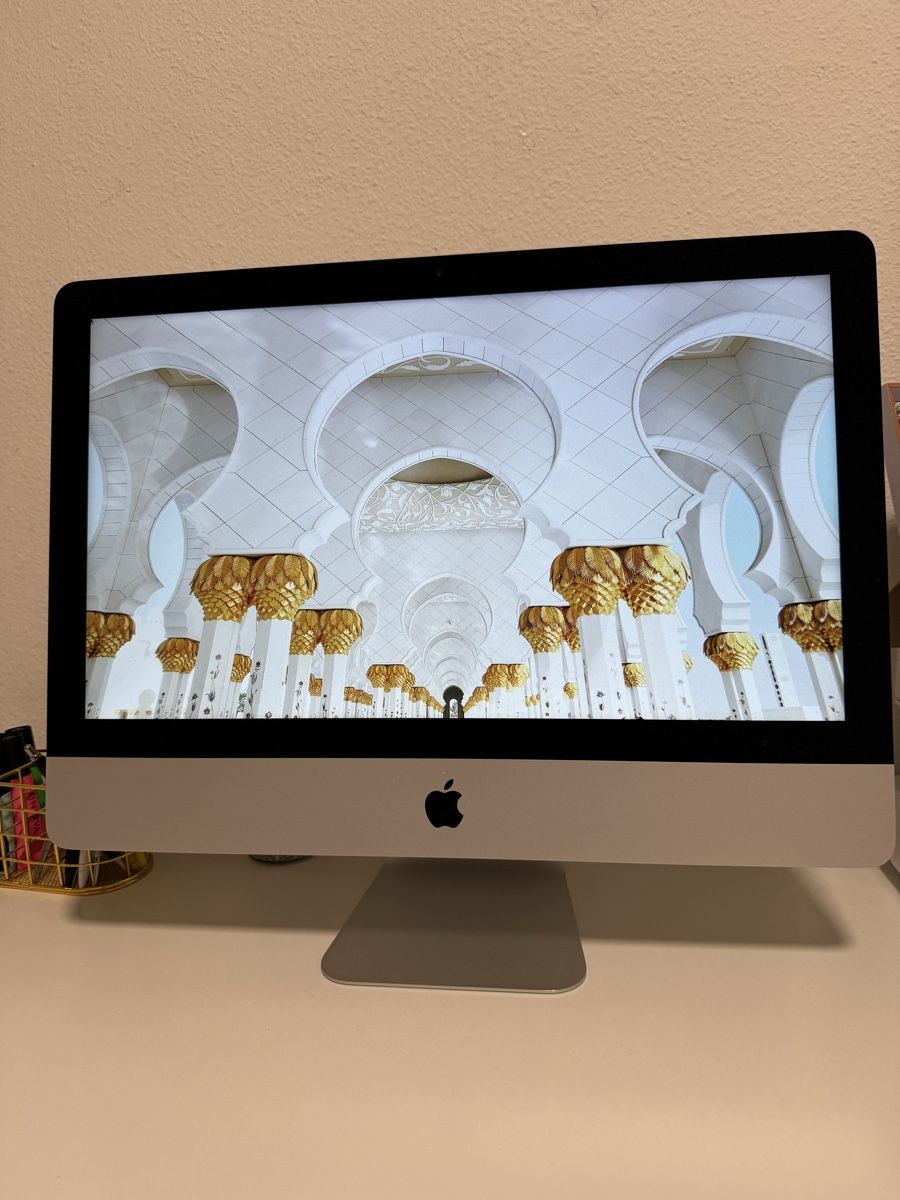 Apple PC: Elegantes iMac 21.5 Zoll – Usato da Benglen venduto da Shamily 2