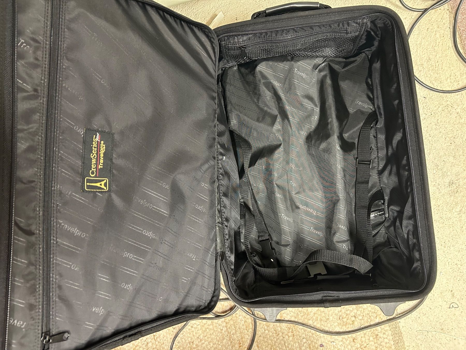 Valigie: Schwarzer Rollkoffer – Usato da Bassersdorf venduto da Winti8406 1