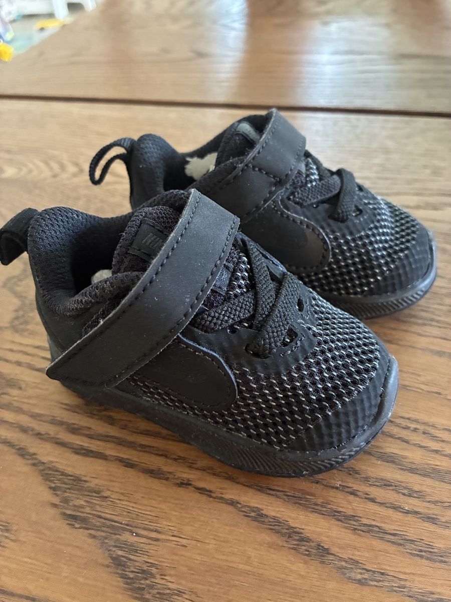 Nike Scarpe per ragazzi: Nike Baby Schuhe Grösse 17 – Nuovo (secondo la descrizione) da Saland venduto da Francyherrera 1
