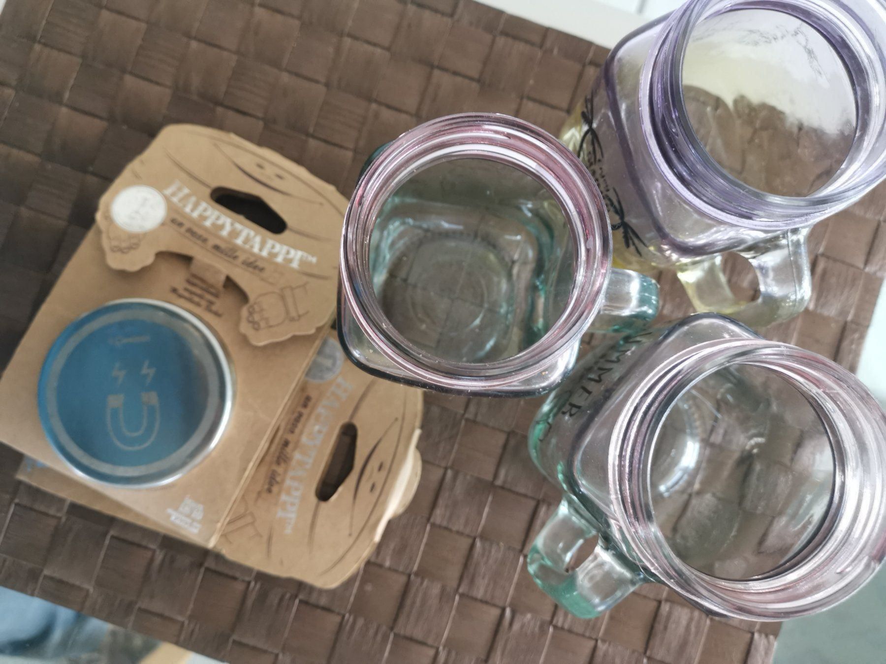 Bicchieri: Trois bocaux en verre avec anse – Nuovo (secondo la descrizione) da Courtepin venduto da Marisou2 1