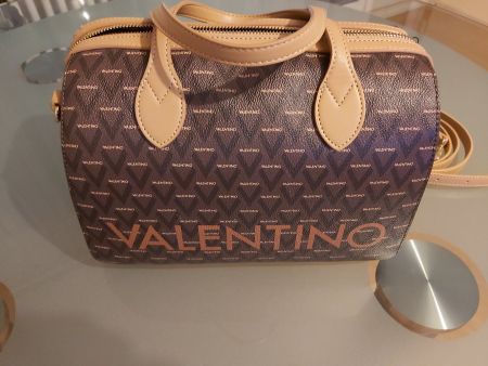 Elegant Valentino Handtasche 👜