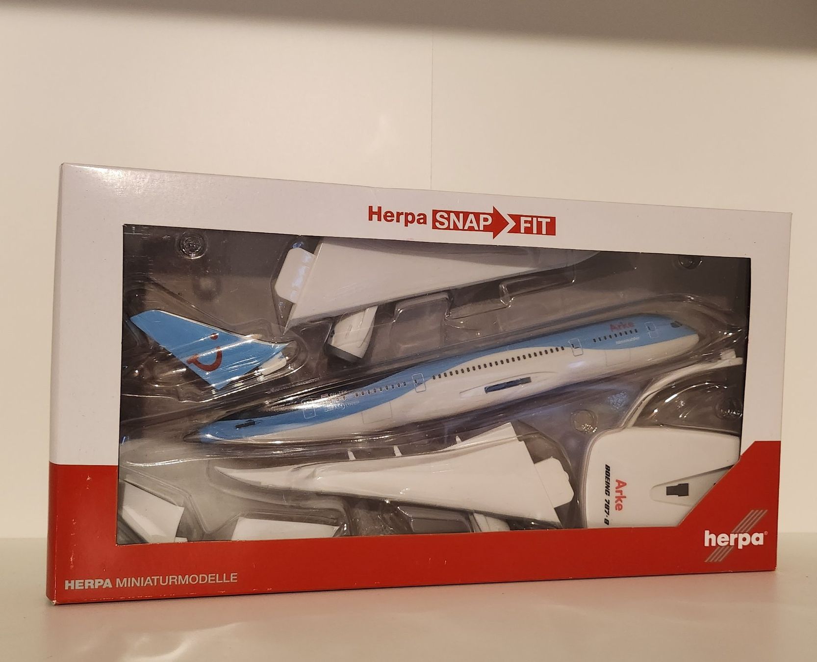 Herpa Modellbausätze & Standmodelle: Herpa Snap-fit Arke Boeing 787-8 – Gebraucht aus Wittenwil von ced_q8j7 4