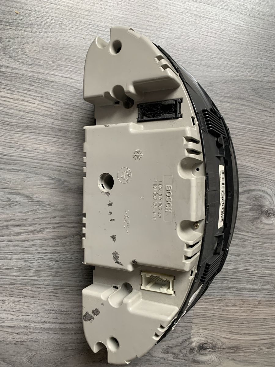 BMW Tutti pezzi di ricambio auto: Bmw E46 compteur tachometer – Usato da LONAY venduto da Luz8 1