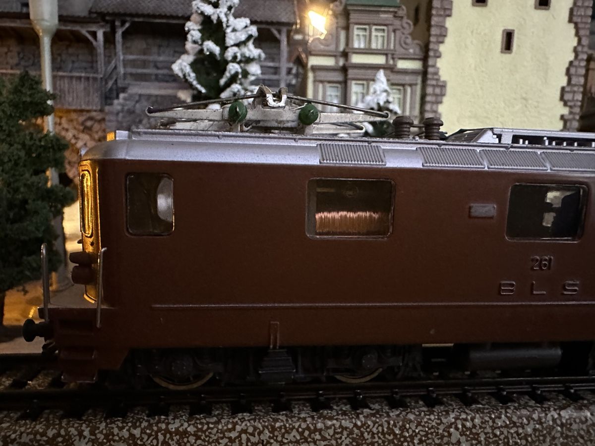 Hag Modelleisenbahnen: Hag 180 BLS Re 4/4 – Gebraucht aus Lupsingen von New-Haven 1