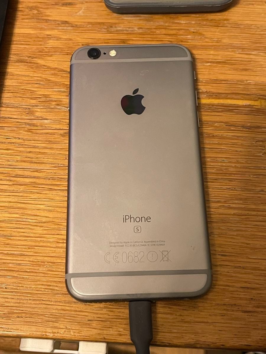 Apple Telefoni cellulari / Smartphones: Apple iPhone 6s – Usato da Zürich venduto da mdjilas 1