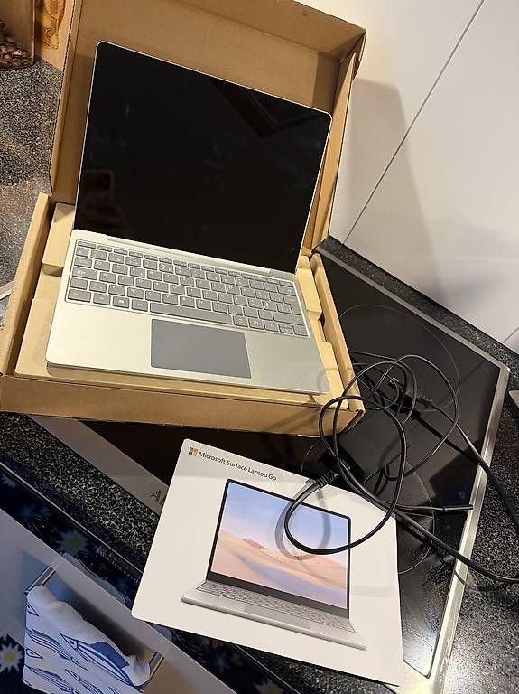 Tablettes PC: Microsoft Surface go – D'occasion à Seedorf UR par Lia_mia
