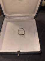 Zarter Silber Damenring mit Stein, Grösse 57 Stempel 800