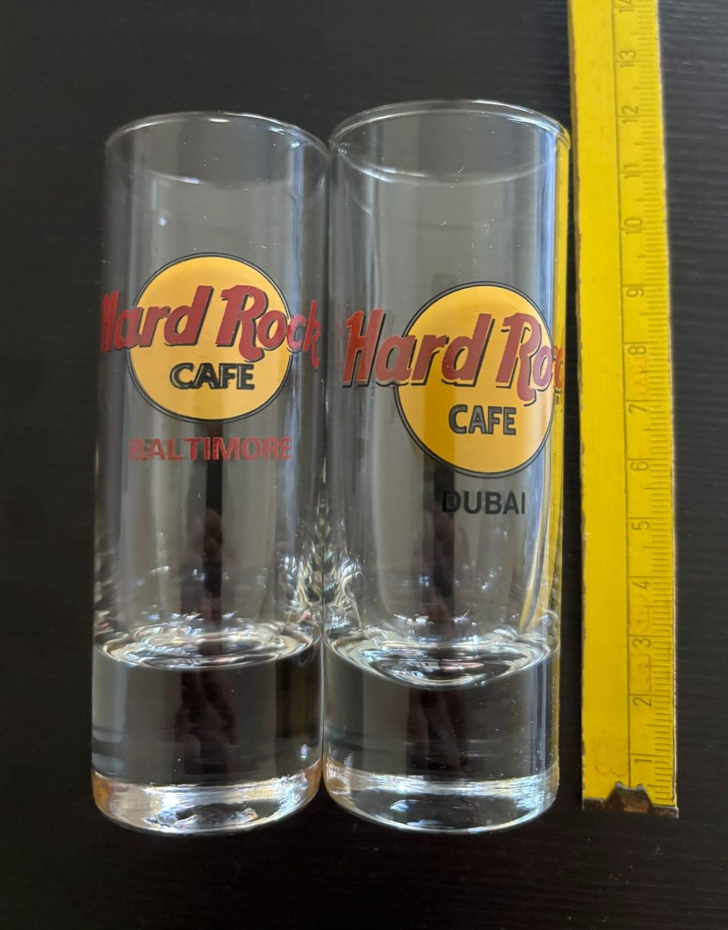 Verres: Zwei Schnapsgläser Hard Rock cafe Baltimore & Dubai mit Box – D'occasion à Basel par sar_z27h