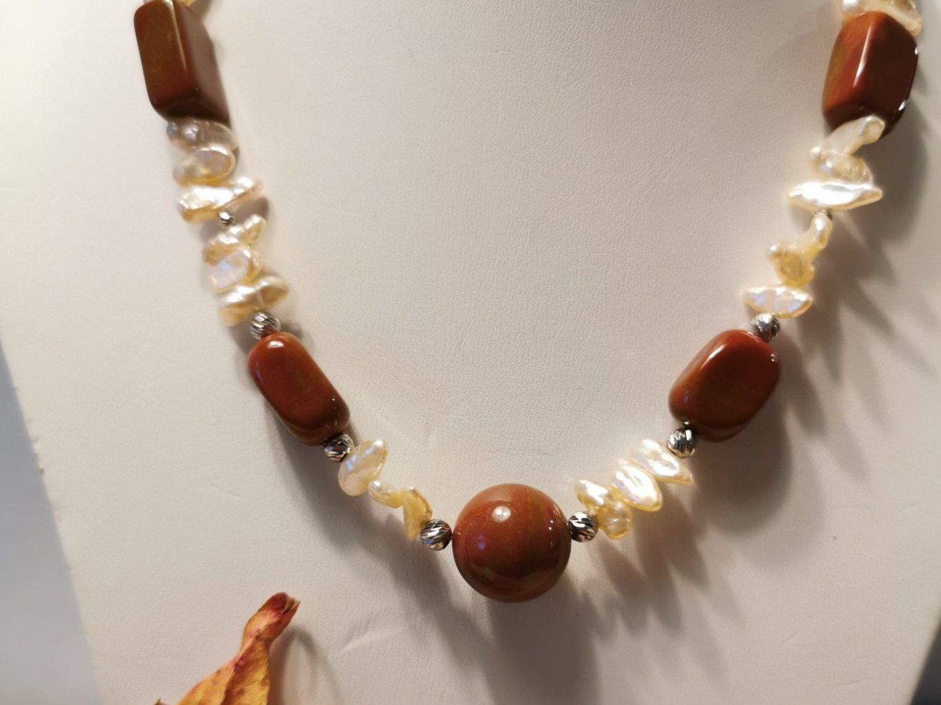 Catenine: NEU - Süsswasser-Perlen mit Jaspis Collier, 56cm – Nuovo e nell'imballaggio originale da Dierikon venduto da Buntspecht-10 2