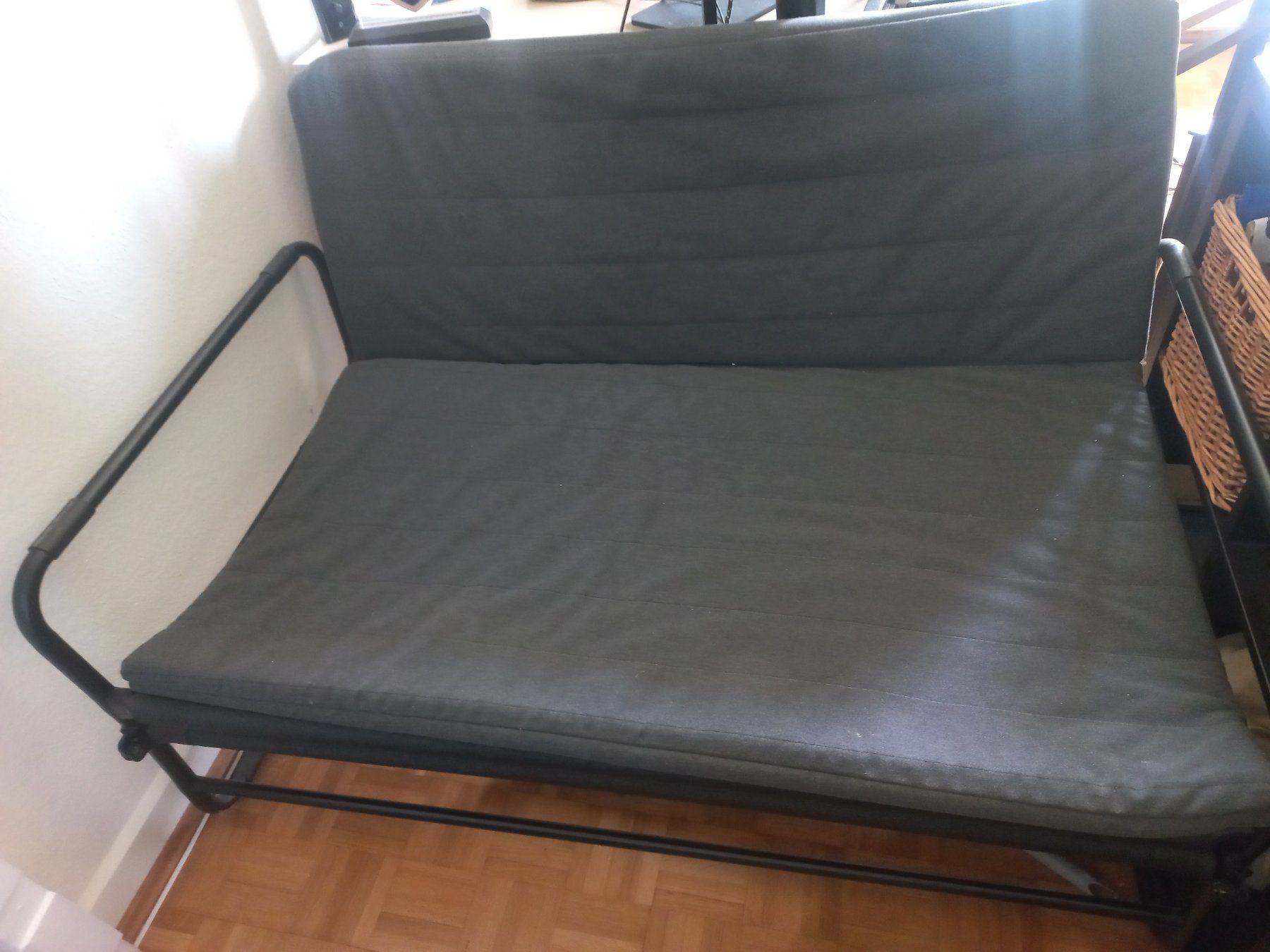 Ikea Divani: HAMMARN Bettsofa, Knisa dunkelgrau/schwarz – Usato da Winterthur venduto da ali_2c2k 2