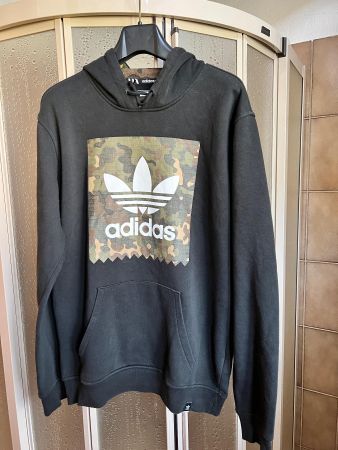Adidas Hoodie schwarz im Militärlook Gr. S
