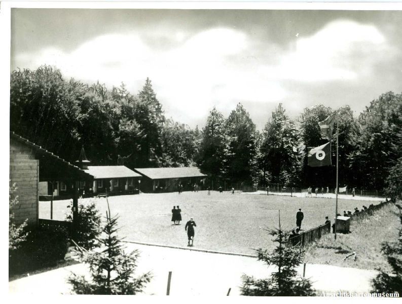 Cartoline postali: Lausanne - Camp de Vennes + 1942 – Usato da Emmenbrücke venduto da teestube