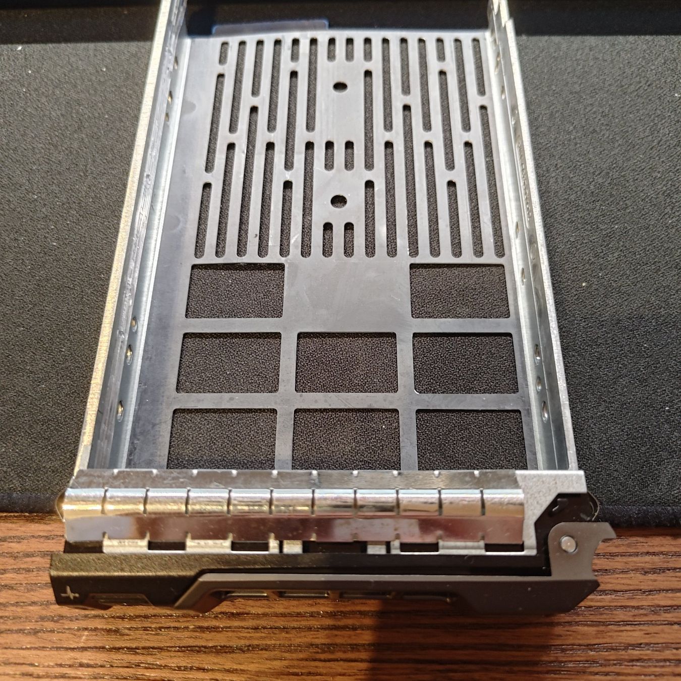 Dell Server: Dell 3.5" Caddy LFF F238F/0F238F – Usato da Villars-sur-Glâne venduto da avi_7dbk 1