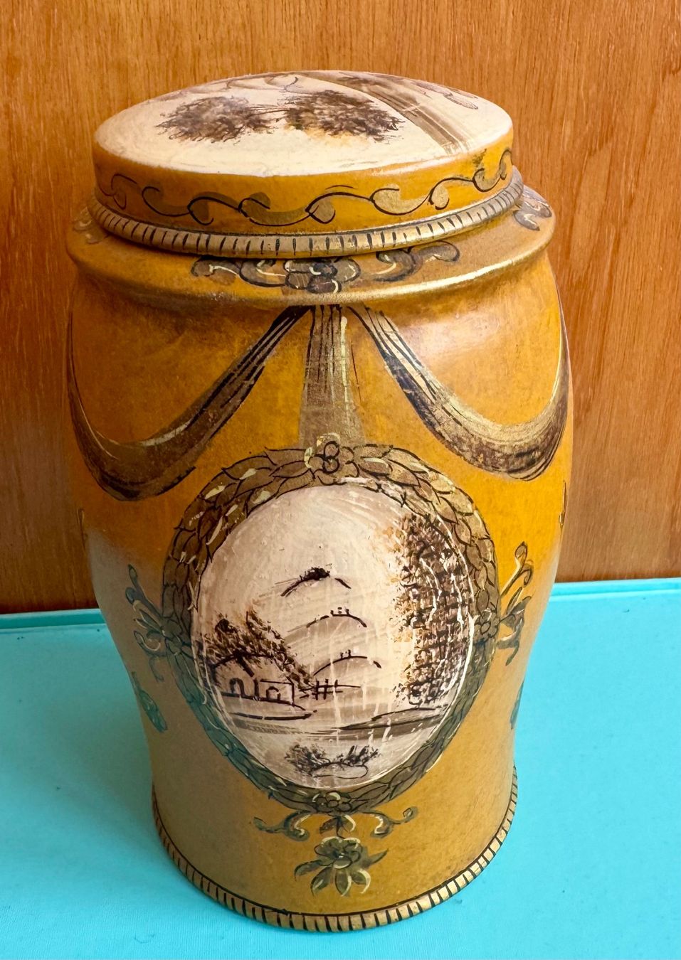 Autres articles pour la maison: Teedose vintage mit chinesischen oder japanischer Malerei – D'occasion à Grabs par Barbstucky