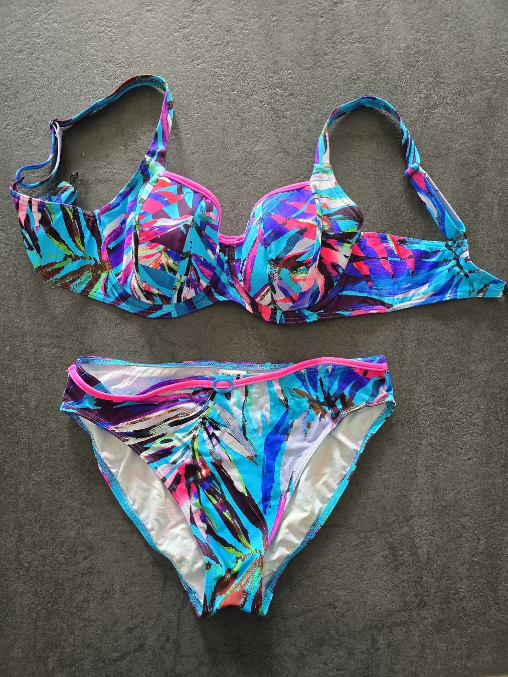 Costumi da bagno & Bikini: Bunter Sommer Bikini, Top Zustand, – Nuovo (secondo la descrizione) da Möriken AG venduto da Ubaumi