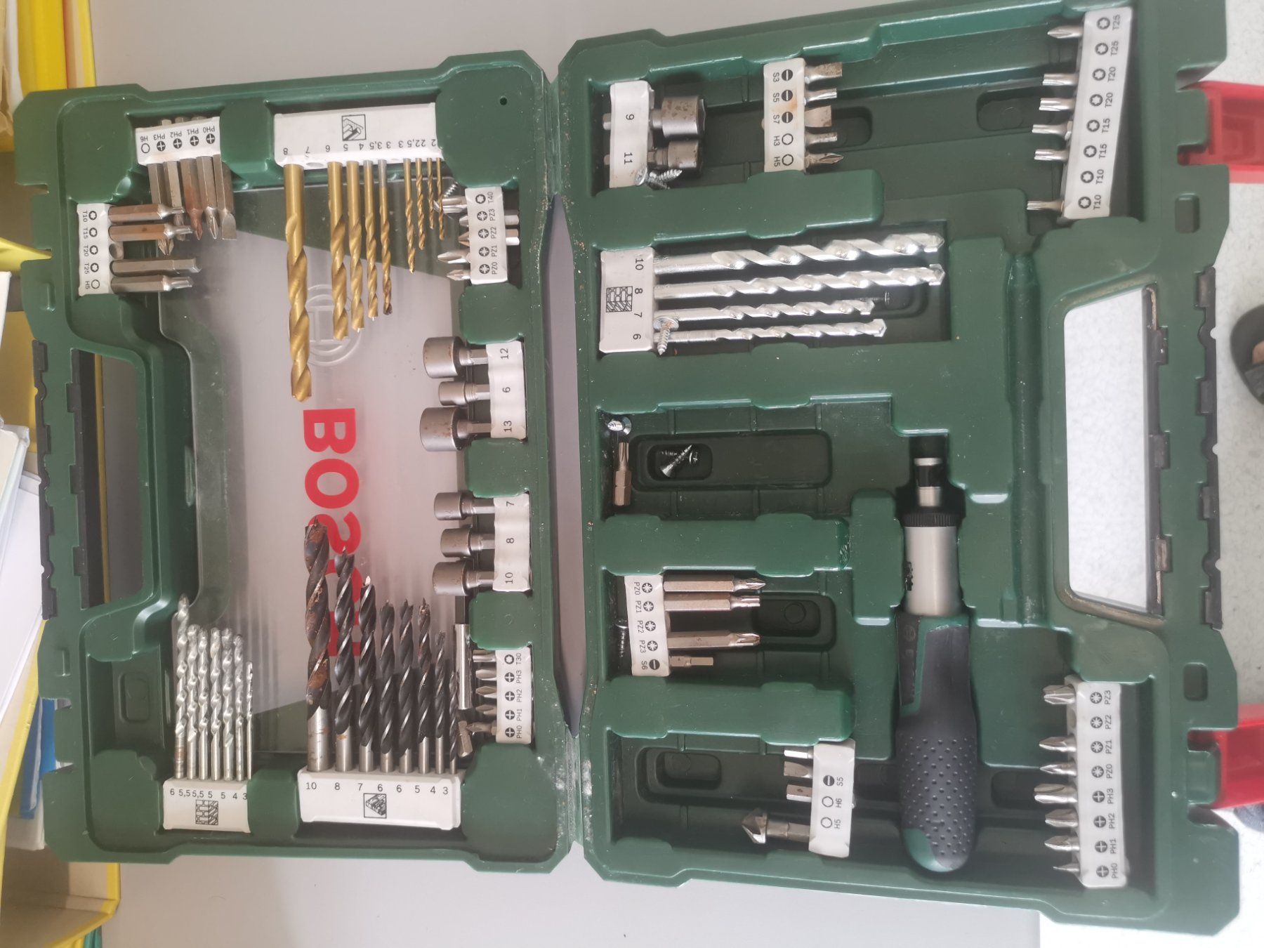 Bosch Tutti gli attrezzi: Bosch Drills Set – Usato da Lausanne venduto da neu_v5pz 1