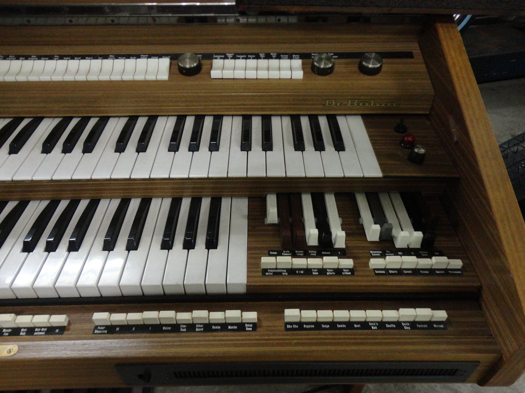 Strumenti musicali: Dr. Böhm Elektronische Orgel – Usato da Moosleerau venduto da CCars_Autohandel 2