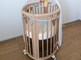 Stokke Babybett Sleepi Mini inkl Matratze, Schoner, 3 Bezüge