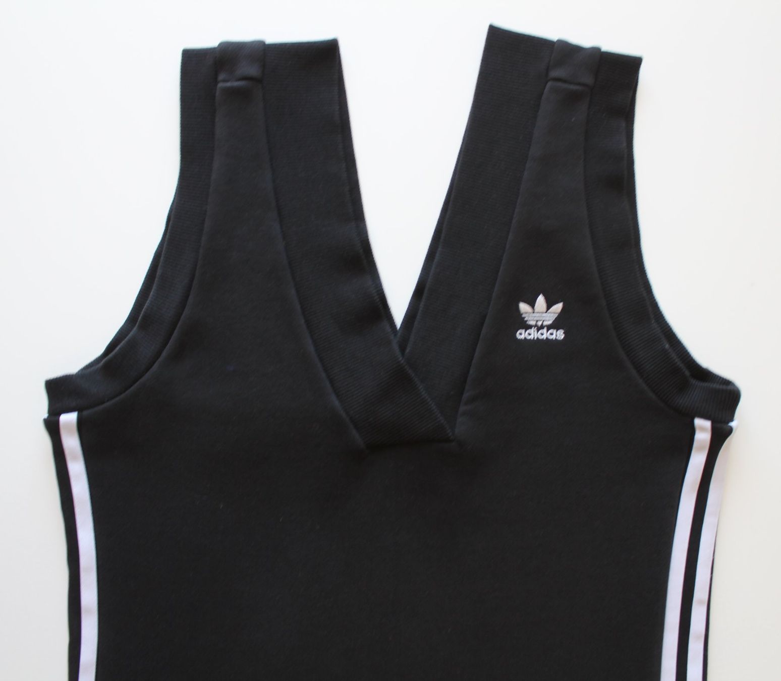 Adidas Vestiti: Robe Adidas noire t.28 – Usato da Peseux venduto da Gilloss 2
