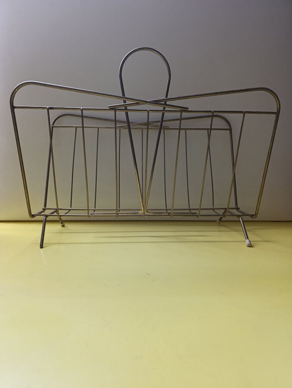 Altro per la casa: Zeitungsständer vintage – Usato da zofingen venduto da Blume14