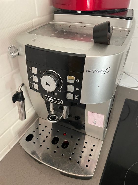 Machine à Café Expresso De’Longhi ECAM 13.123b – Grain Et Moulu – Noir – 200g Réservoir – Neuf