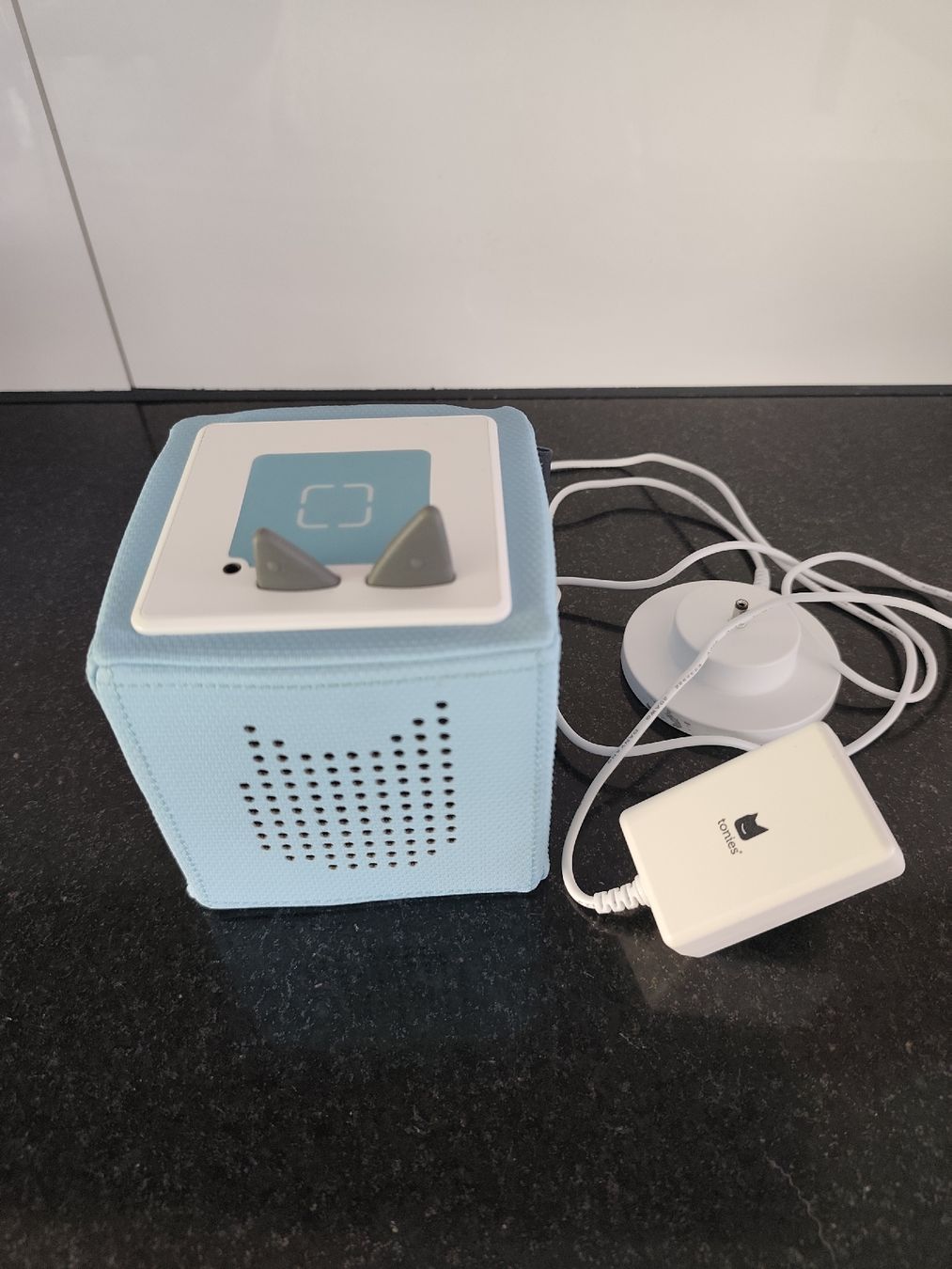 Tonies Giocattoli: Toniebox 1 hellblau mit Ladekabel – Nuovo (secondo la descrizione) da Uffikon venduto da jaesi89