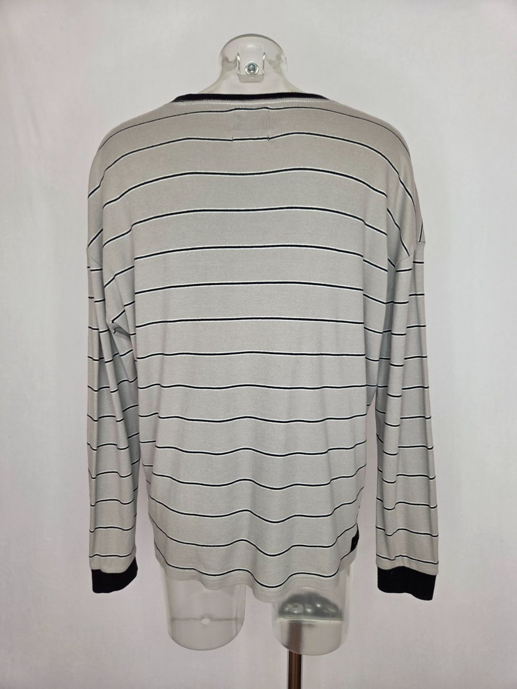 Maglioni & Felpe: Globe gestreiftes Langarmshirt - M – Usato da Bern venduto da -Aniko- 2